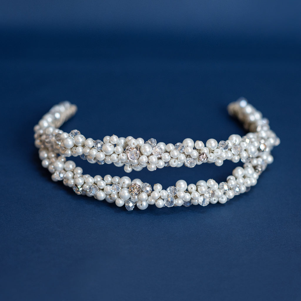 Pearl headband with small crystals 